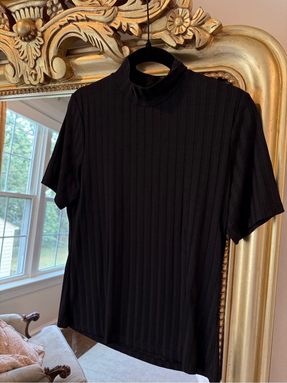 Women’s Black Ribbed Short-Sleeve Mock Neck Shirt